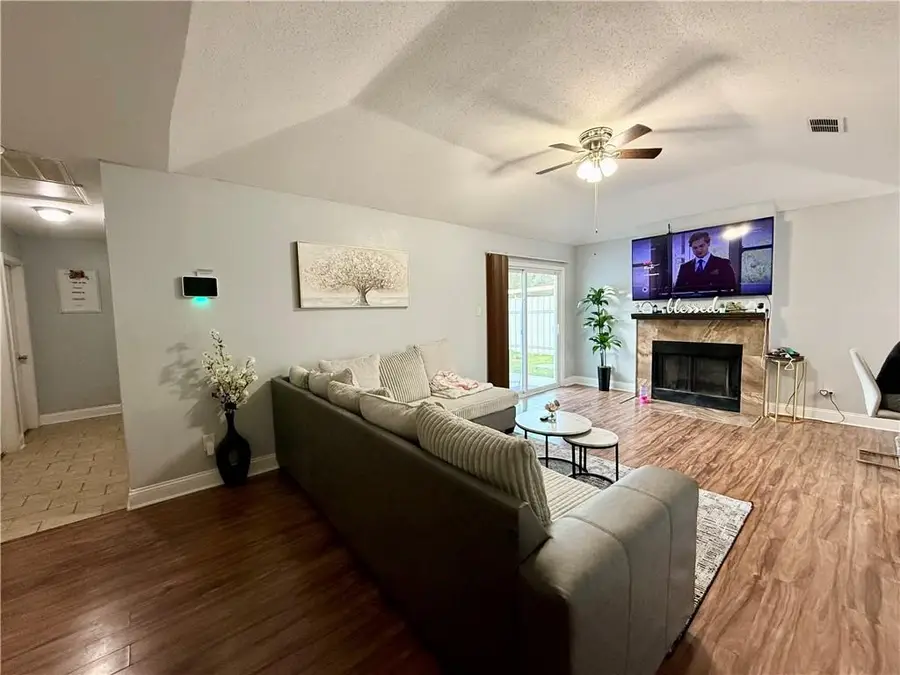 216 Dale Avenue, Gretna, LA 70056 - Image #2