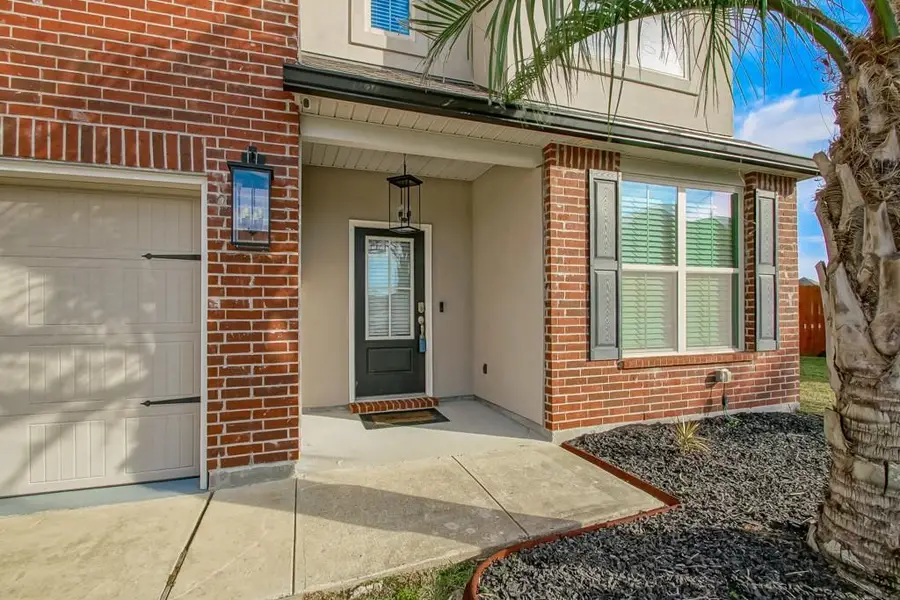 229 W Lake Court, Slidell, LA 70461 - Image #2