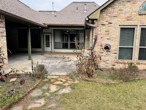 37233 S Lakeshore Avenue, Prairieville, LA 70769