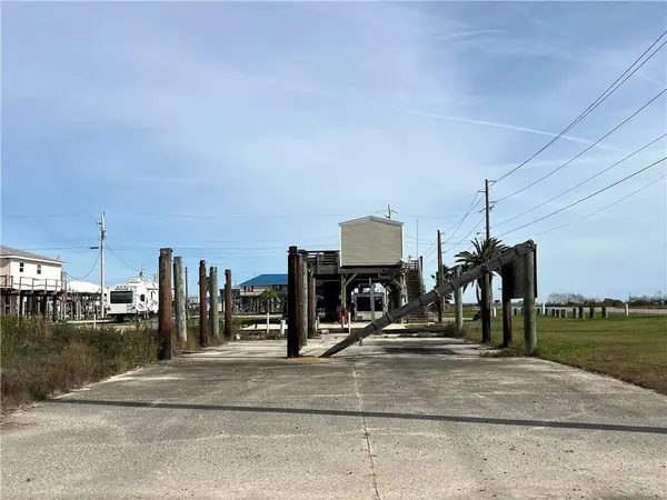 106 Rush Lane, Grand Isle, LA 70358