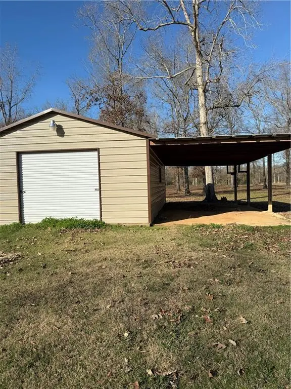 195 Varvarosky Road, Deville, LA 71328