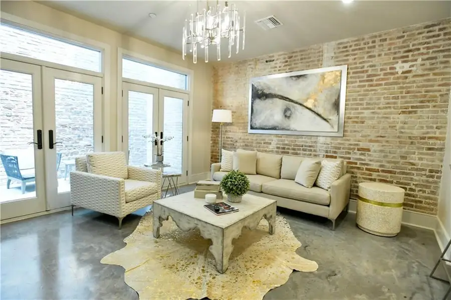 614 Baronne Street #102, New Orleans, LA 70113 - #2