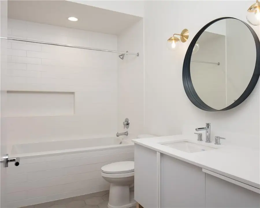 1581 Magazine Street #102, New Orleans, LA 70130 - Image #2