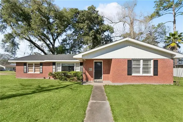 470 W Cypress Street, Ponchatoula, LA 70454