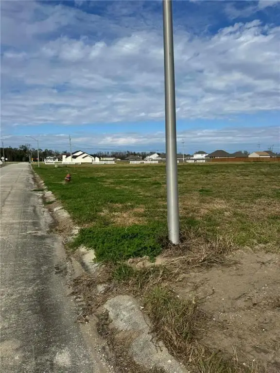 8 E Velvet Lane, Westwego, LA 70094 - Image #1