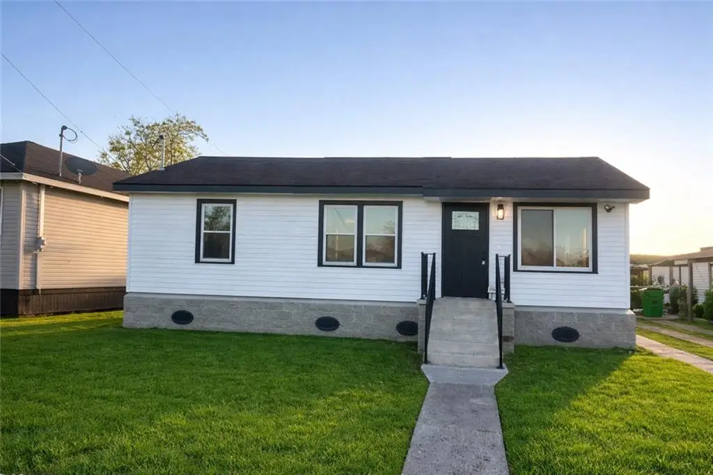 3240 Hero Drive, Gretna, LA 70053 - Image #1