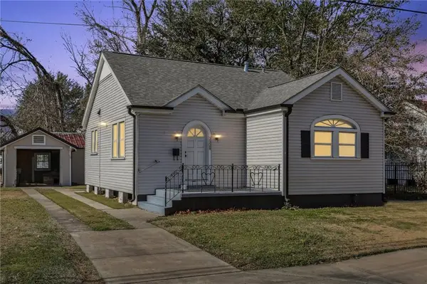 2320 Pakenham Drive, Chalmette, LA 70043