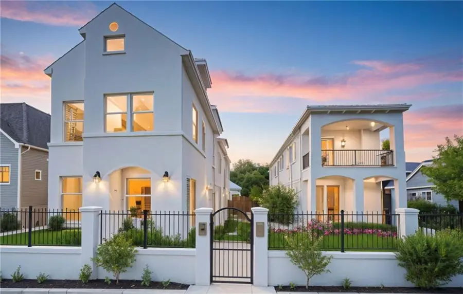 2127 Carondelet Street, New Orleans, LA 70130 - #2