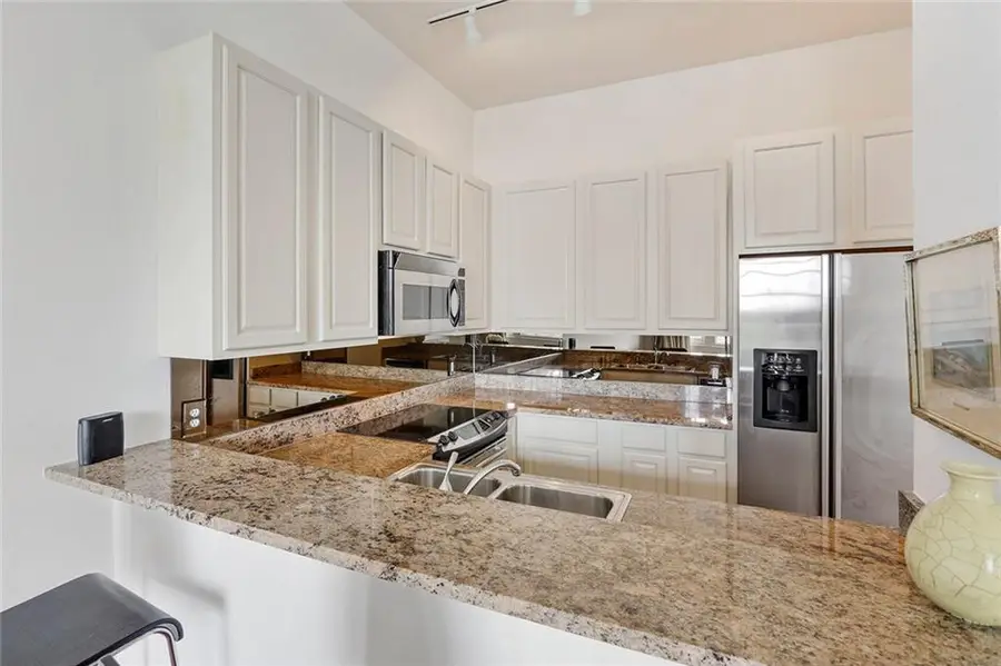 1000 St Charles Avenue #H, New Orleans, LA 70130 - #3