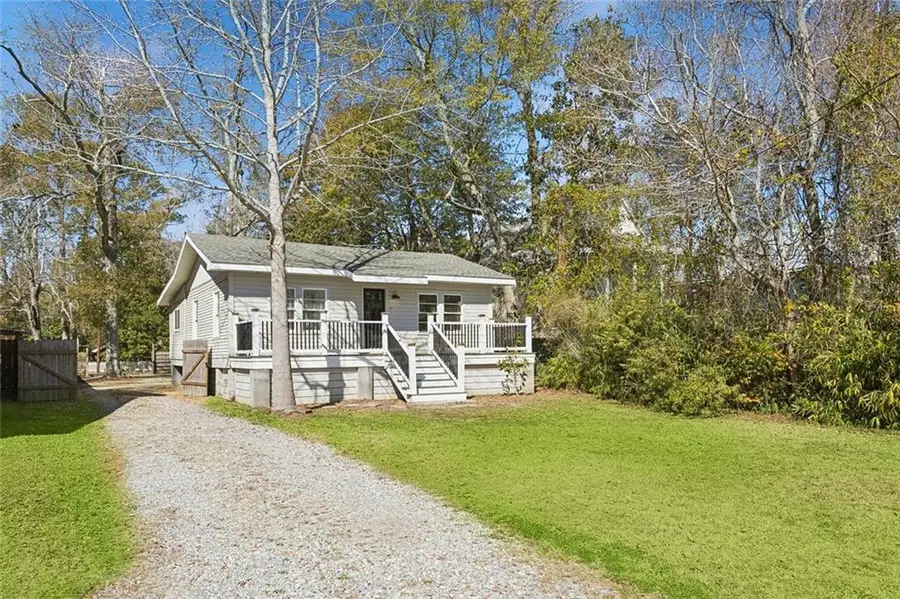 322 Depre Street, Mandeville, LA 70448 - Image #2