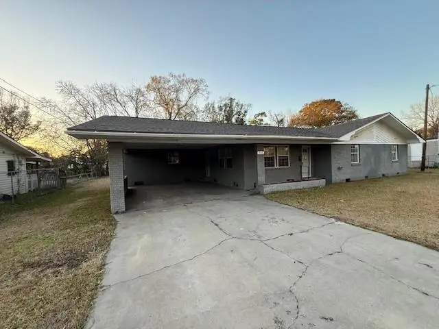 512 N Miles Street, Abbeville, LA 70510 - #2