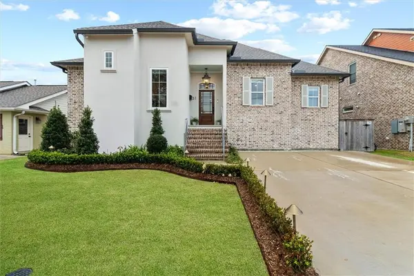 31 Hennessey Court, River Ridge, LA 70123