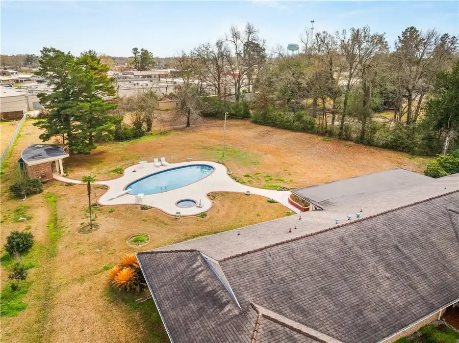 511 S Washington Street, Marksville, LA 71351 - #3