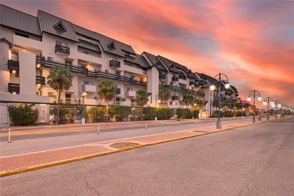 7300 Lakeshore Drive #4, New Orleans, LA 70124