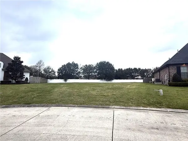 108 Dogwood Court, Belle Chasse, LA 70037