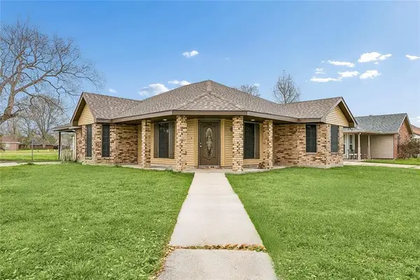 3200 Lakewood Drive, Violet, LA 70092