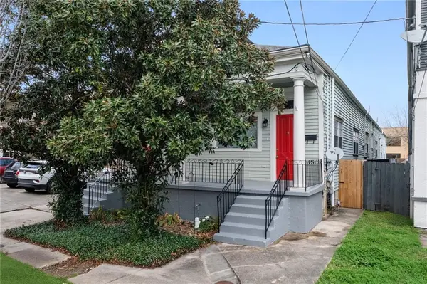 4033 35 Palmyra Street, New Orleans, LA 70119