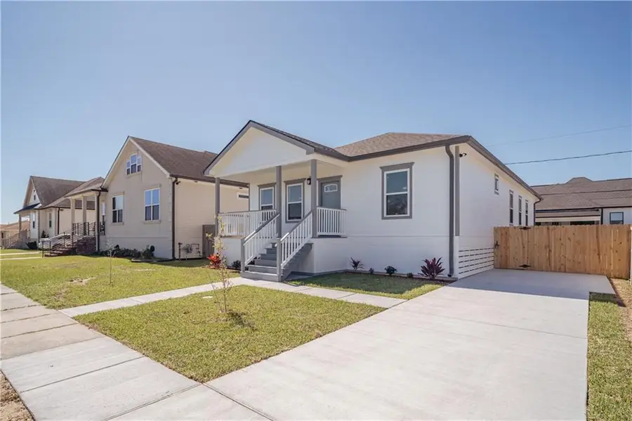 3644 Charles Drive, Chalmette, LA 70043 - #3