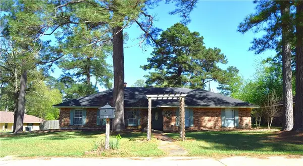 128 Spring Creek Drive, Pineville, LA 71360