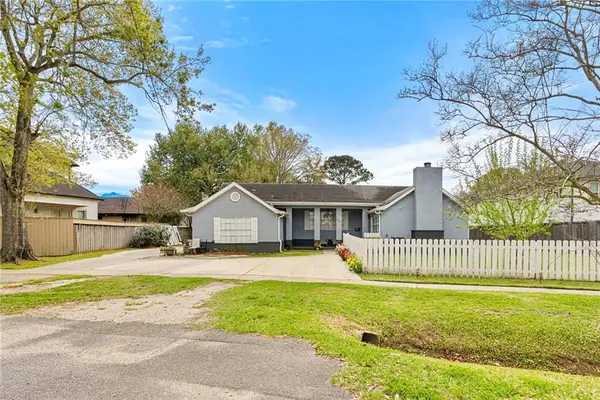 8250 Jefferson Highway, Harahan, LA 70123