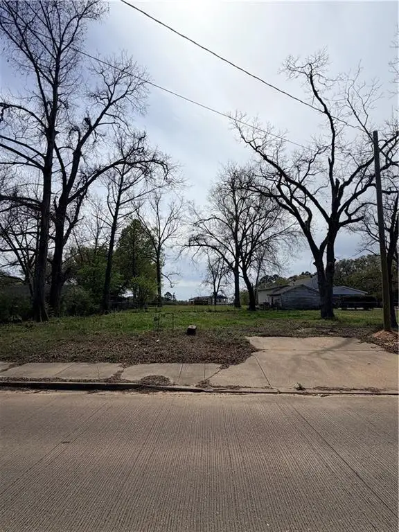 1413 Singer Drive, Pineville, LA 71360