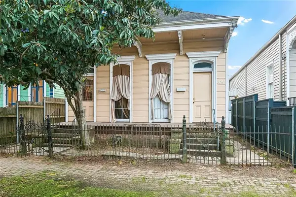 6060 N Annunciation Street, New Orleans, LA 70118