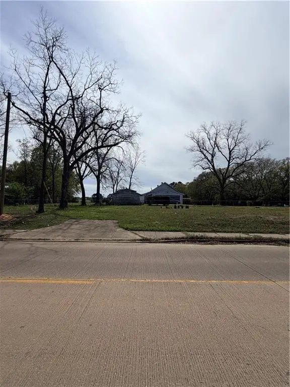 1415 Singer Drive, Pineville, LA 71360