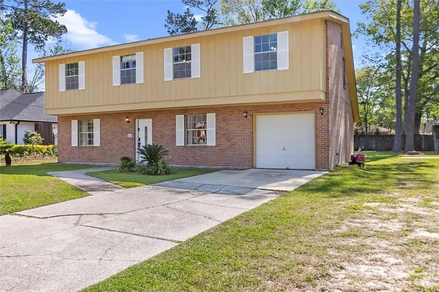 220 Chestnut Street, Mandeville, LA 70471 - #2