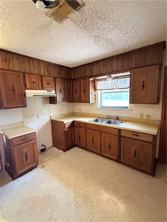 6619 Fifth Street, Alexandria, LA 71303 - #2