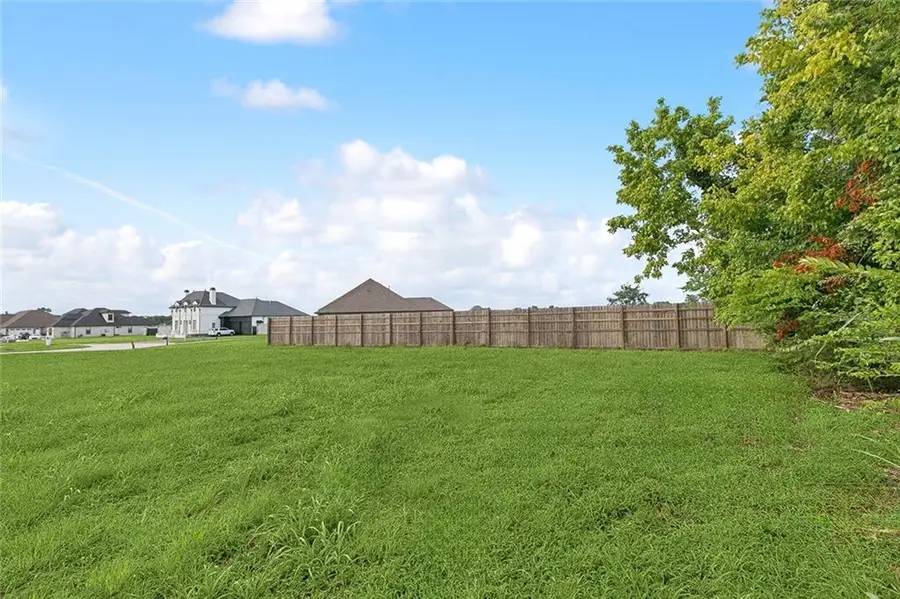 19 E Kori Lane, Westwego, LA 70094 - #2