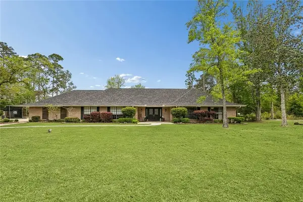 122 Rue De La Paix, Slidell, LA 70461