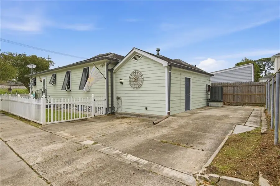 900 Florida Boulevard, New Orleans, LA 70124 - #3