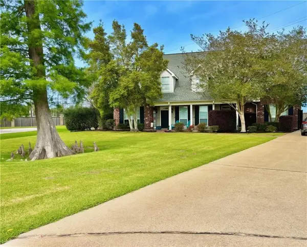 3315 Bridgewater Drive, Harvey, LA 70058