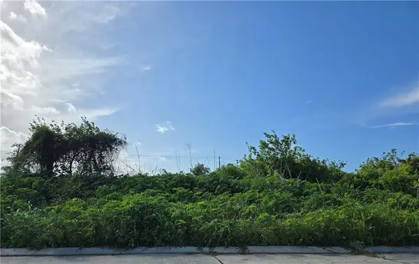 De La Ronde Drive, Chalmette, LA 70043