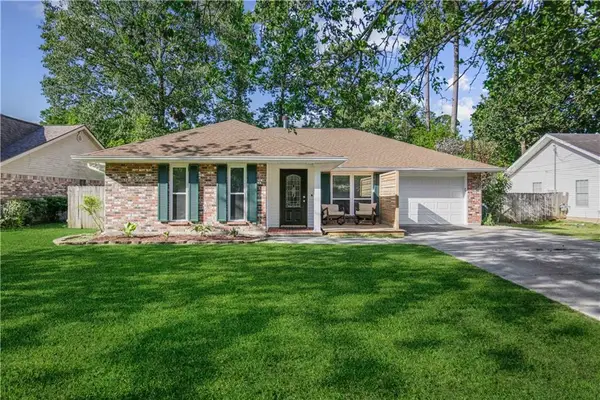 213 Elmwood Street, Mandeville, LA 70448