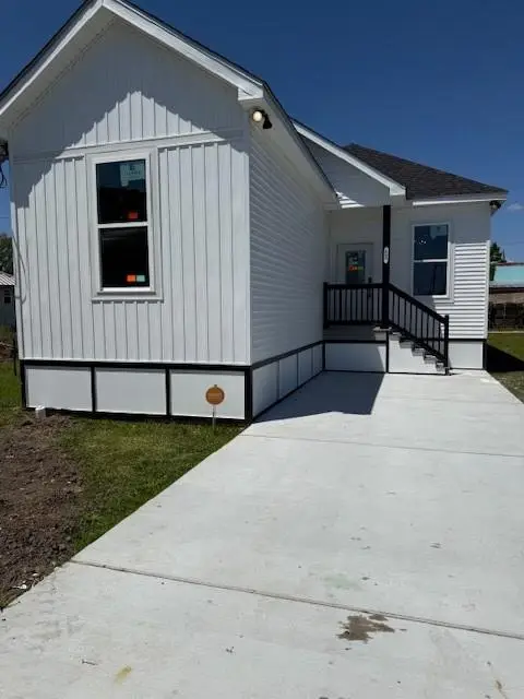 1046 Ave B, Westwego, LA 70094