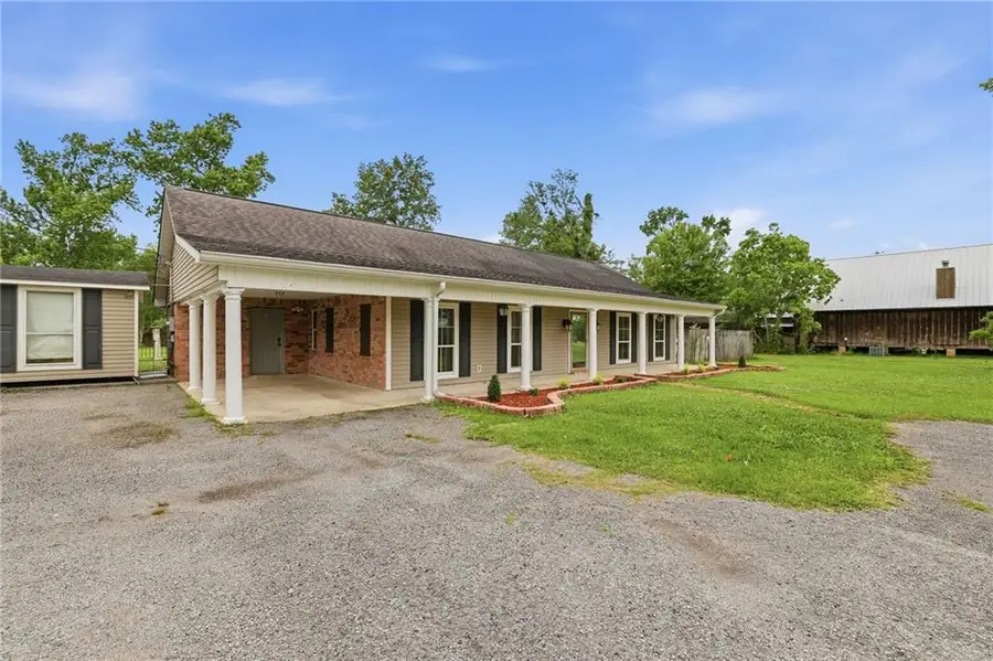 18499 Magnolia Est., Prairieville, LA 70769 - #3