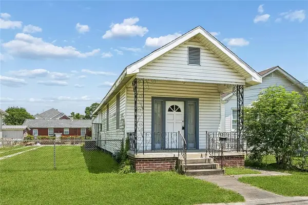 219 Papworth Avenue, Metairie, LA 70005