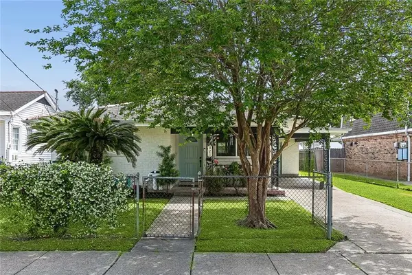 321 Zinnia Avenue, Metairie, LA 70001