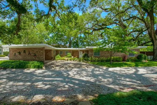 2 Shadow Lane, Metairie, LA 70005