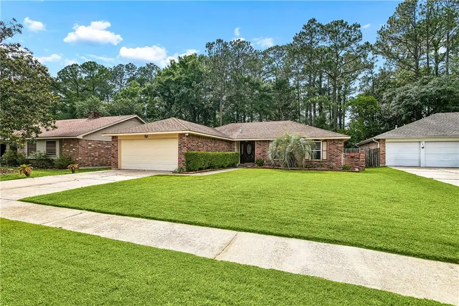 221 W Queens Drive, Slidell, LA 70458 - #2