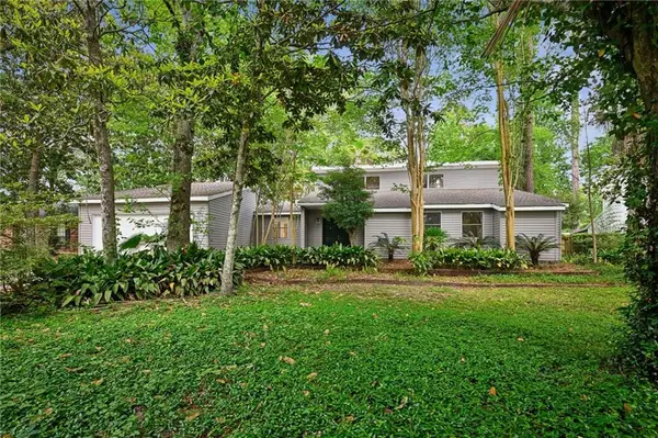 225 Evergreen Drive, Mandeville, LA 70471