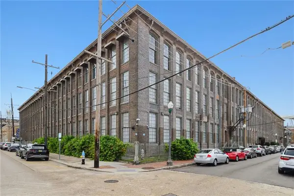 920 Poeyfarre Street #207, New Orleans, LA 70130
