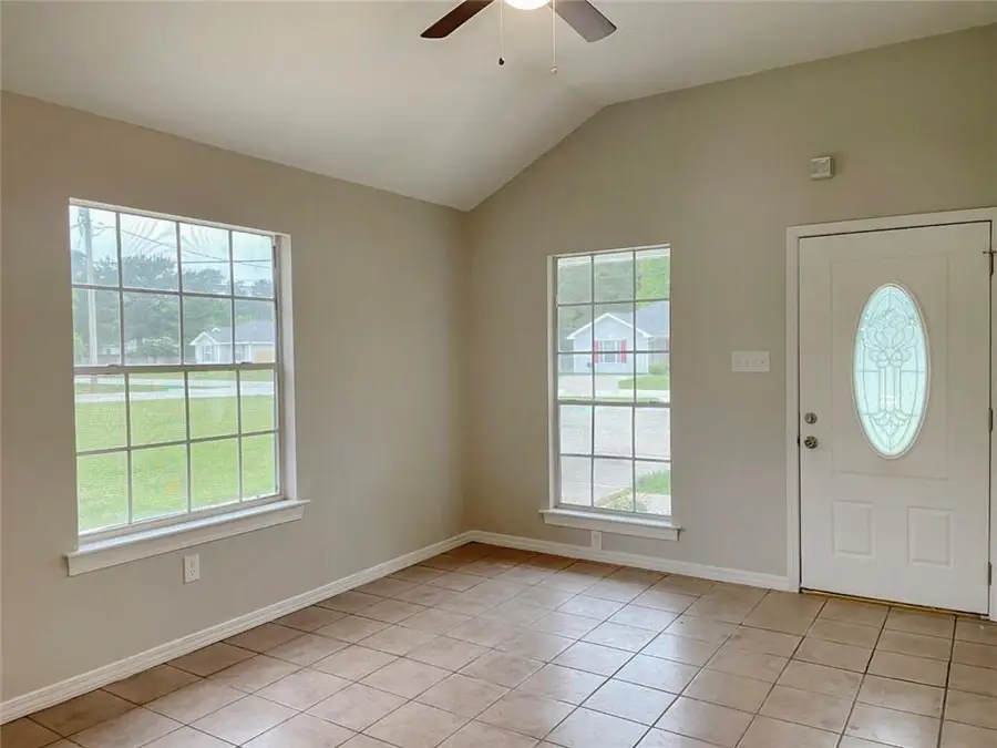 112 E Cherrywood Lane, Pearl River, LA 70452 - #2
