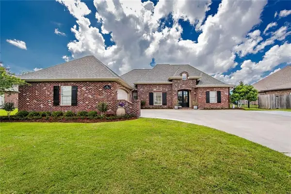 135 Bayou Lafourche Drive, Thibodaux, LA 70301