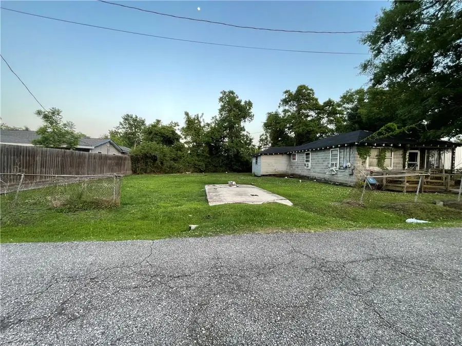 915 Adair Street, Mandeville, LA 70448 - #2