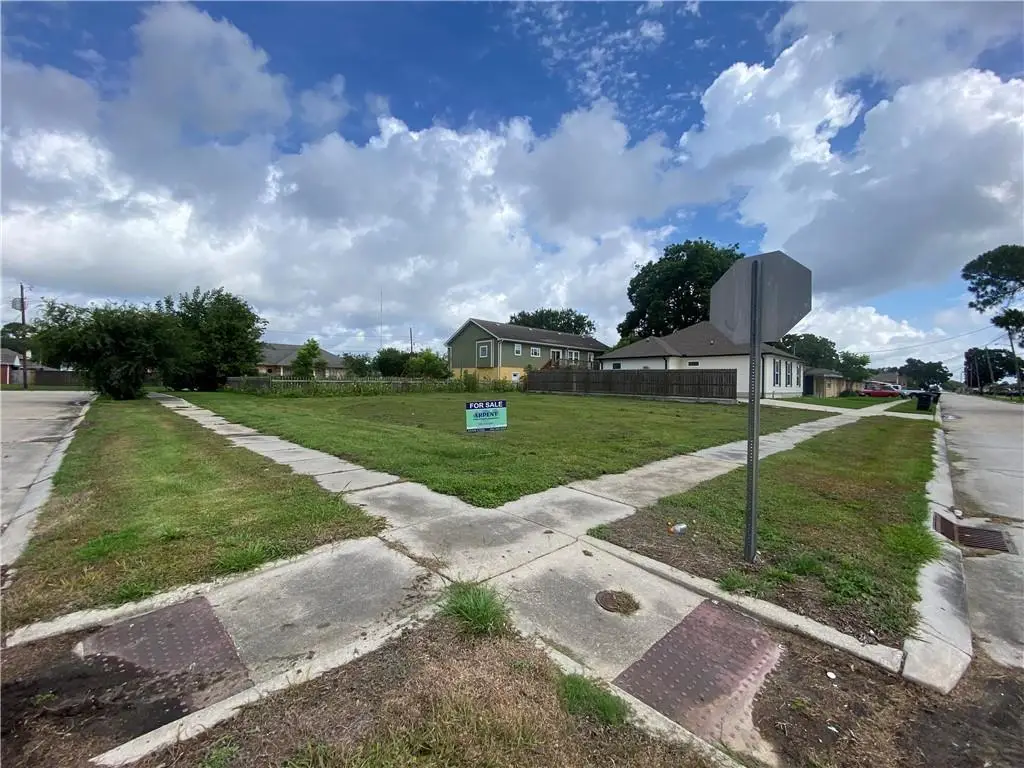 2900 Volpe Drive, Chalmette, LA 70043 - #1