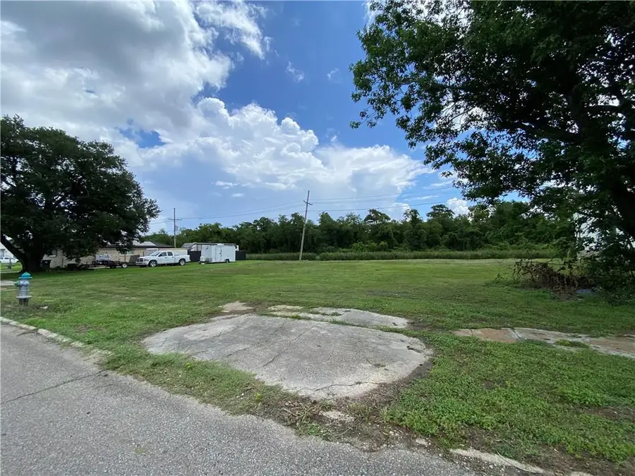 637 Cougar Drive, Arabi, LA 70032 - #3