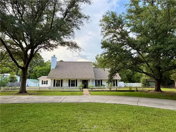 1 Rene Court, Mandeville, LA 70471