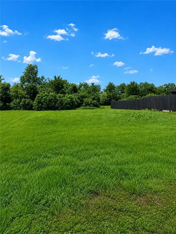 332 Leona Drive, Raceland, LA 70394
